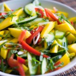 Mangosalade met paprika en komkommer