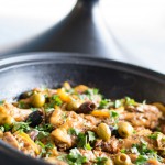 Marokkaanse kip tajine met citroen en olijven - #TAJINE #KIP | Anniepannie.nl