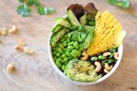 Buddha bowl met mango en zwarte rijst - Anniepannie.nl