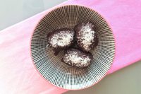 Choco dadels met pindakaas en kokos - Anniepannie.nl