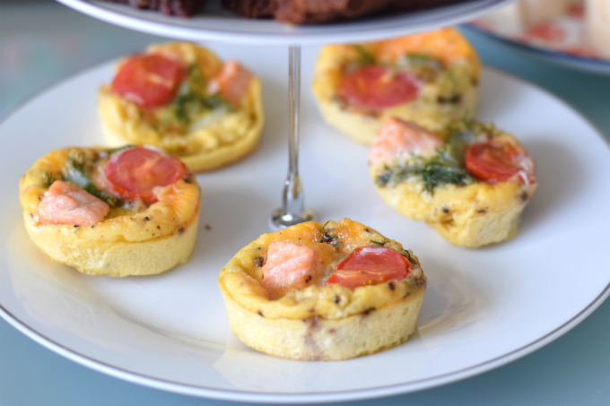 Mini frittata's met zalm en tomaat - Anniepannie.nl