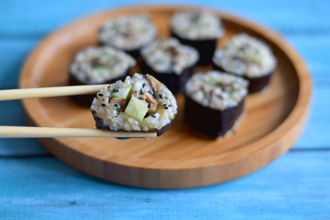 Shiitake sushi met komkommer - Anniepannie.nl