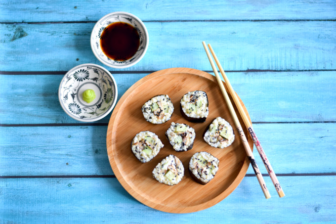 Shiitake sushi met komkommer en wasabimayonaise - Anniepannie.nl