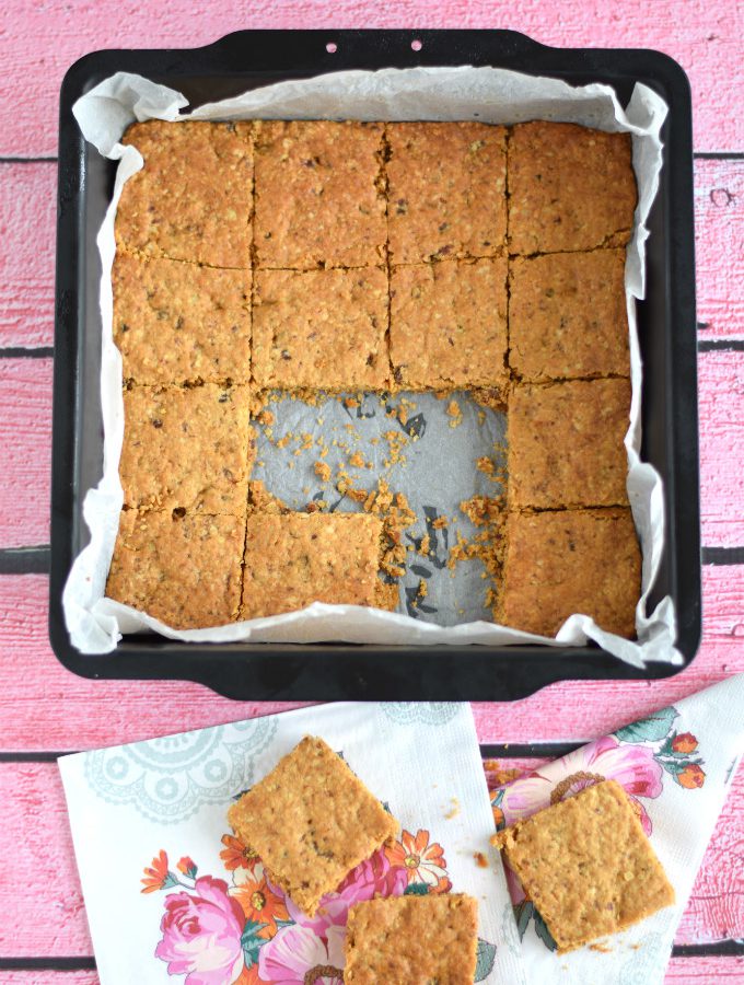 5 ingredienten flapjacks met rozijnen - Anniepannie.nl