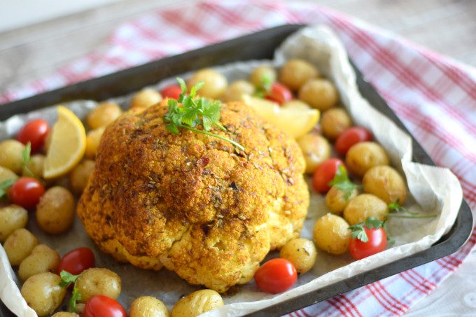 Hele bloemkool uit de oven - Anniepannie.nl