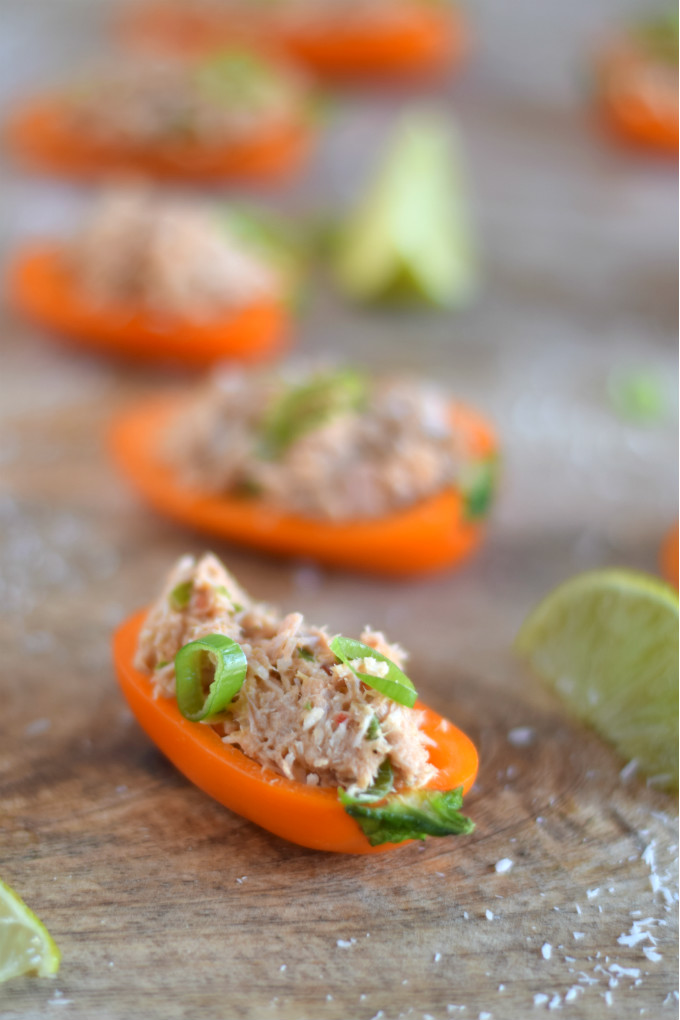 Aziatische tonijnsalade in paprikabootjes - Anniepannie.nl