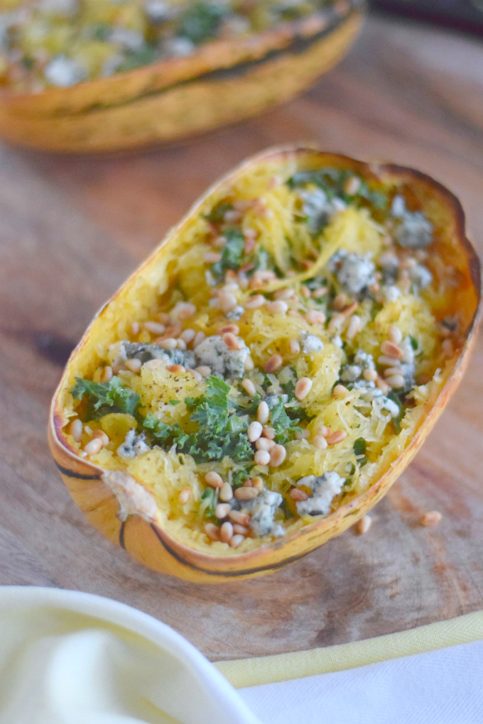 Spaghettipompoen met blauwe kaas en boerenkool - Anniepannie.nl