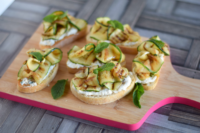 Bruschetta met gegrilde courgette en ricotta - Anniepannie.nl