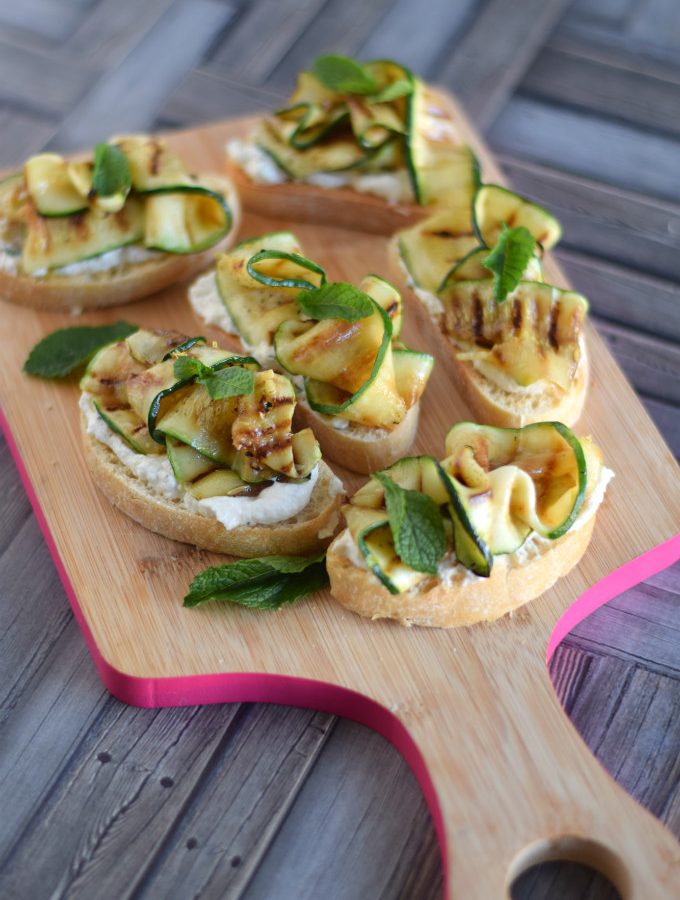 bruschetta met gegrilde courgette - Anniepannie.nl