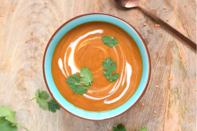 Linzensoep met aubergine en tomaat - Anniepannie.nl