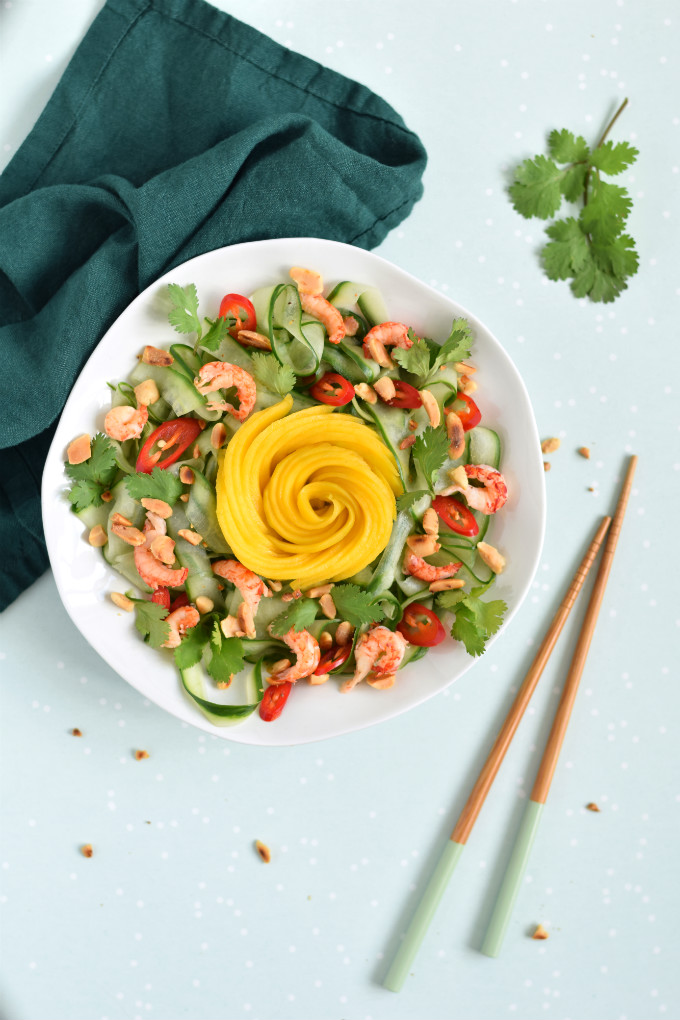 Komkommersalade met mango en rivierkreeftjes - Anniepannie