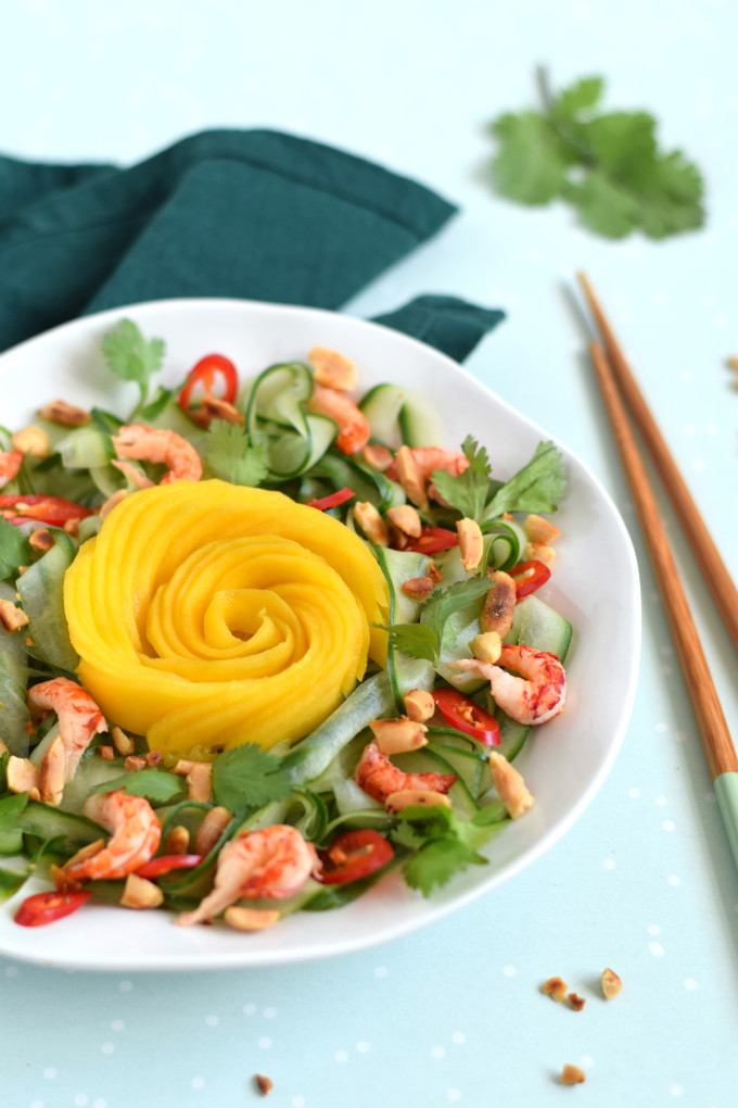 Komkommersalade met mango roos en rivierkreeftjes