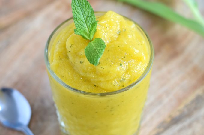 Mango sorbetijs met limoen en munt - Anniepannie