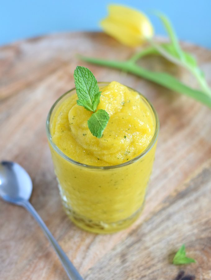 Mango sorbetijs met limoen en munt - Anniepannie