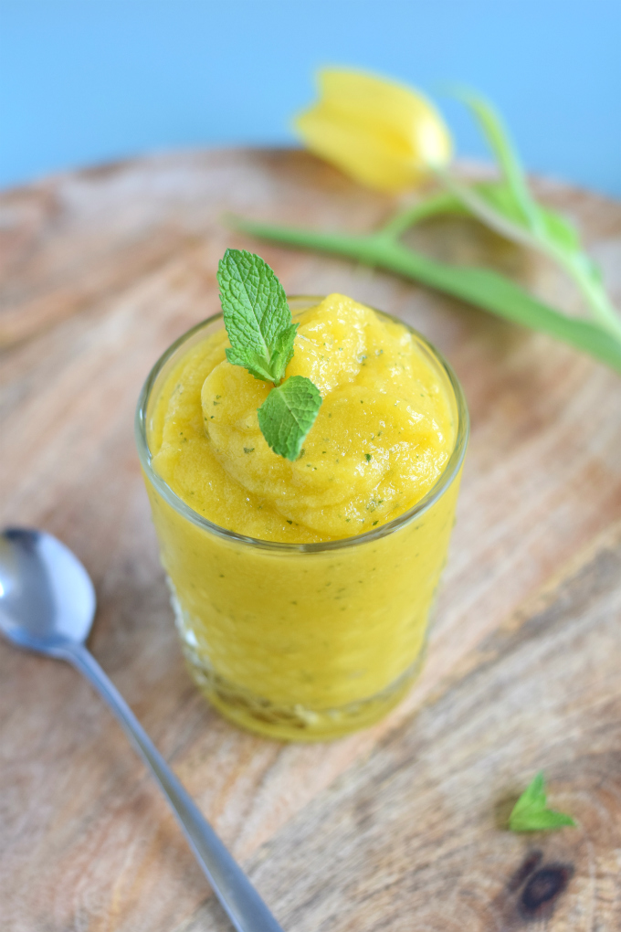 Mango sorbetijs met limoen en munt - Anniepannie