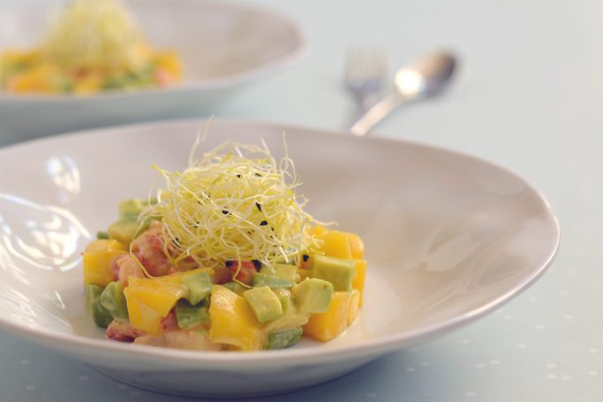 Tartaar van mango avocado en rivierkreeftjes - Anniepannie