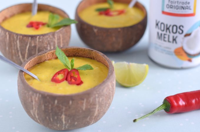 Koude mangosoep met munt en rode peper - Anniepannie