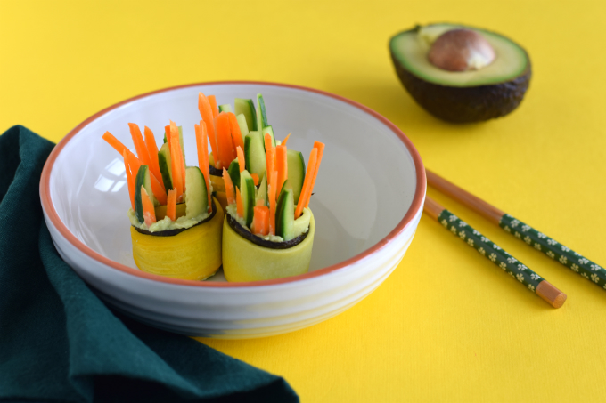 courgetterolletjes met nori en avocadomousse