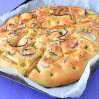 focaccia met salie - ANNIEPANNIE