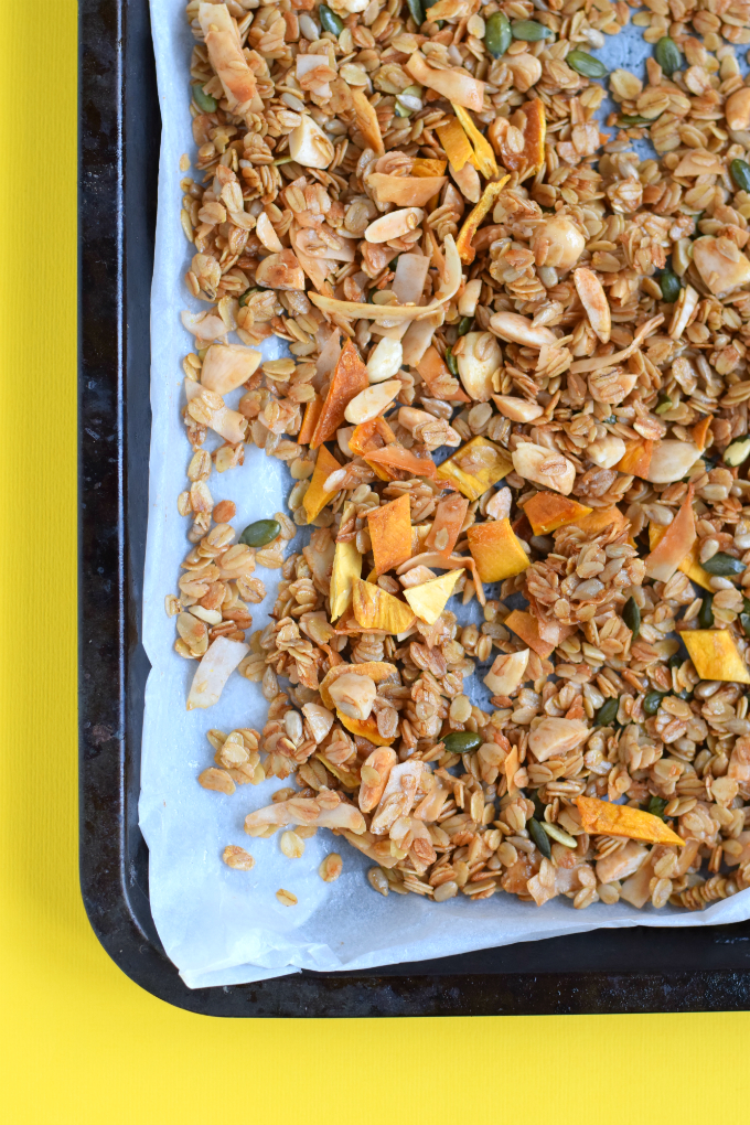 mango granola met kokos en amandelen - ANNIEPANNIE