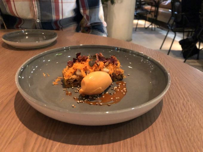 restaurant persijn - carrot cake