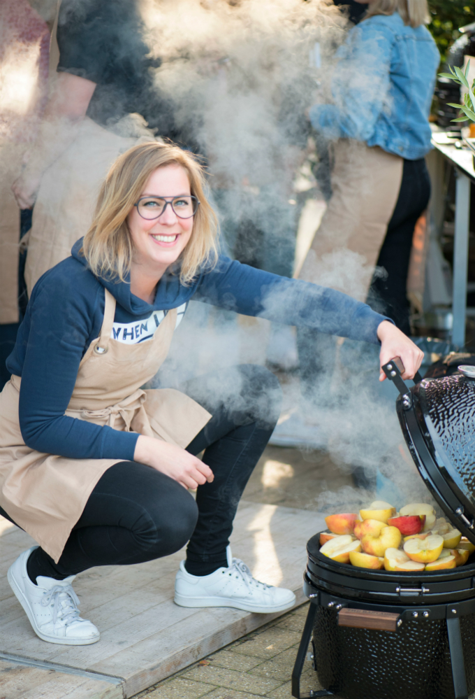 Appeltjes op de barbecue - foto: Eva de Vries van Eefkooktzo