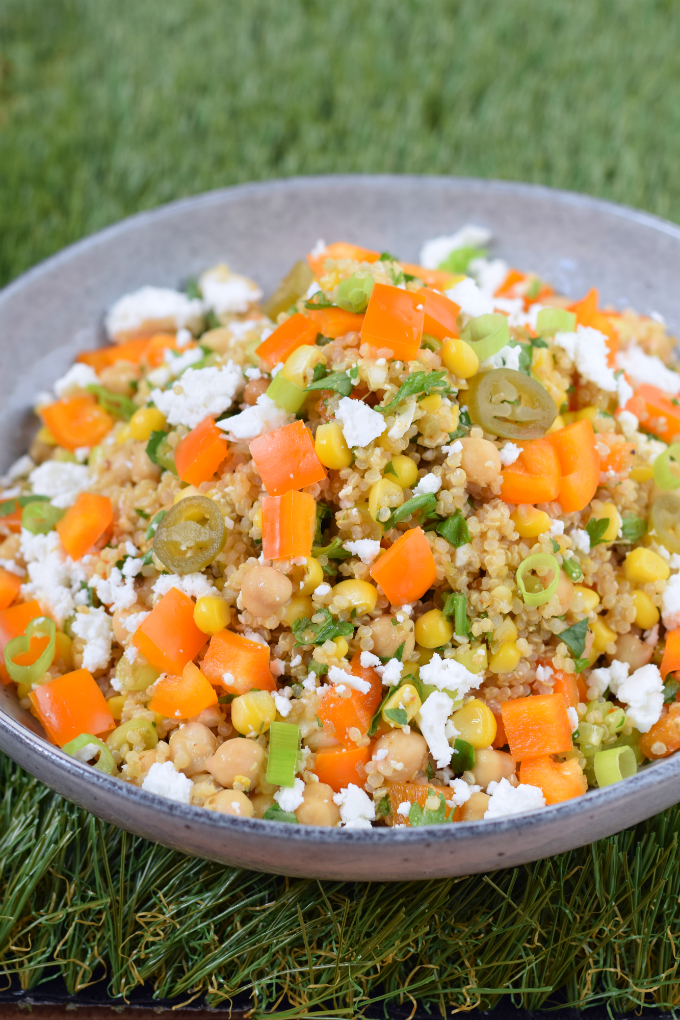 Superfood salade met oranje paprika en mais - ANNIEPANNIE