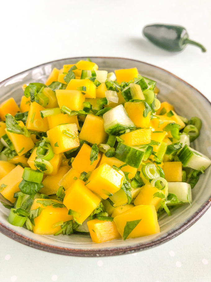 mango salsa met komkommer en jalapeno