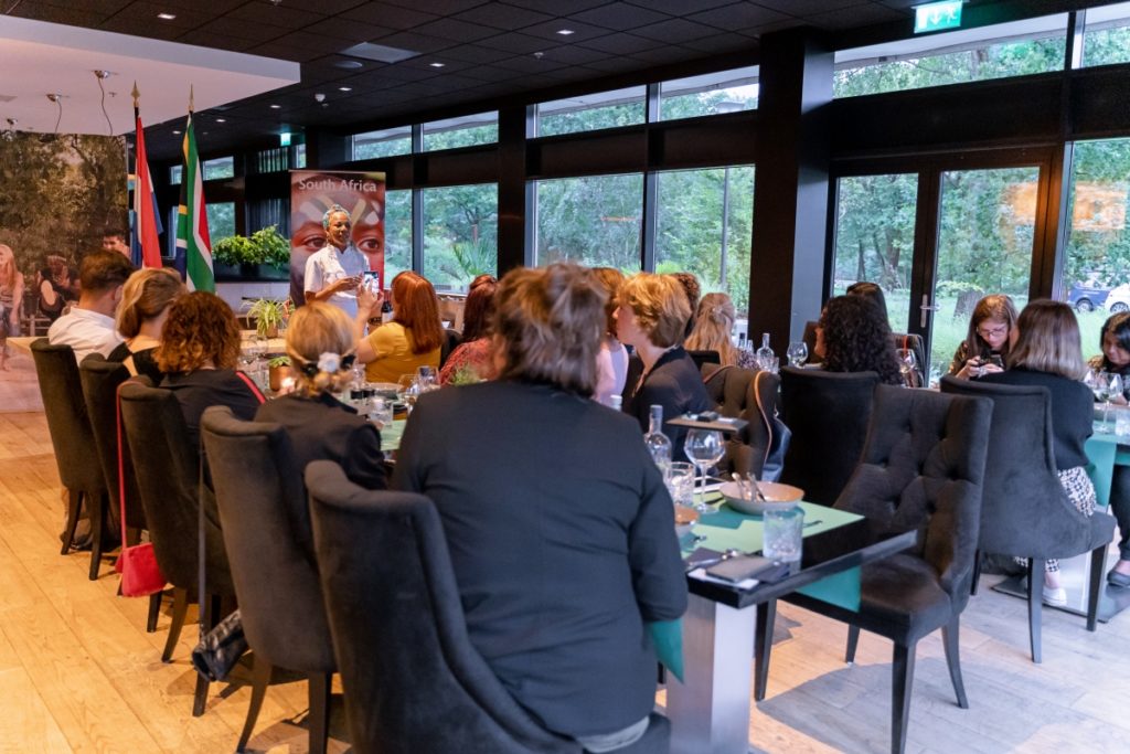 Het persdiner voor foodbloggers en -influencers. Foto door Wendy YIp van Mevr. Yan.