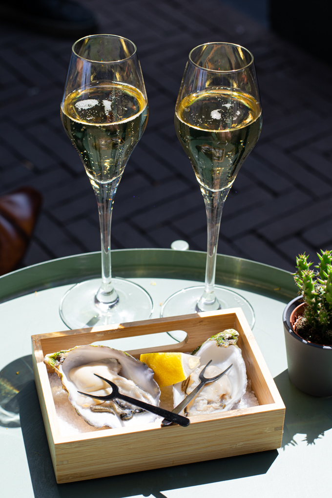 jazz-lunch-restaurant-6en24-ANNIEPANNIE-oesters-en-cava