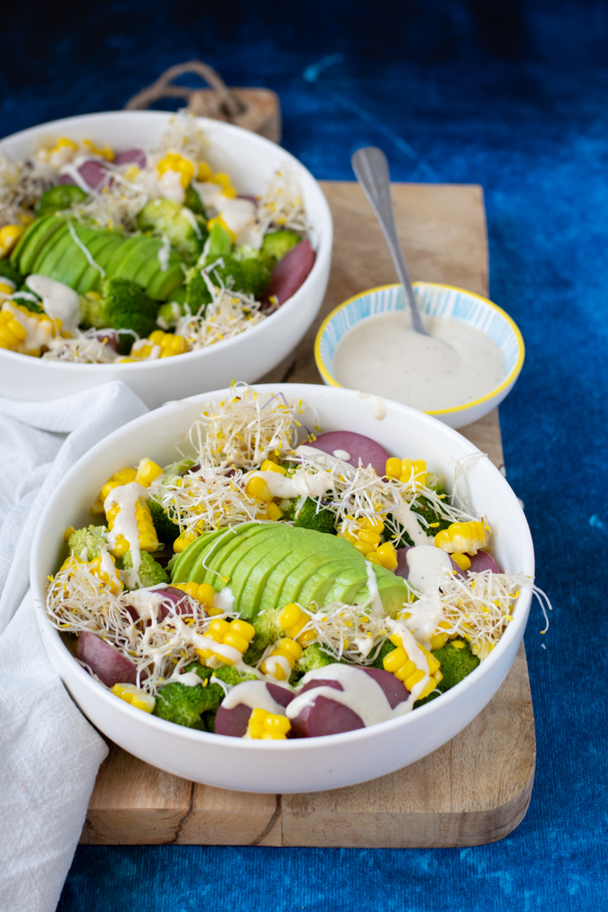 Maaltijdsalade met aardappel, mais, avocado en broccoli - Anniepannie.nl