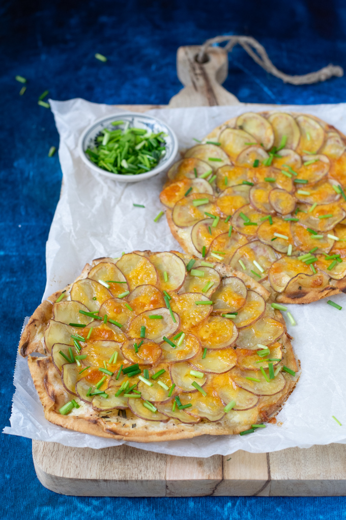 Platbroodpizza met aardappel en rozemarijn - ANNIEPANNIE