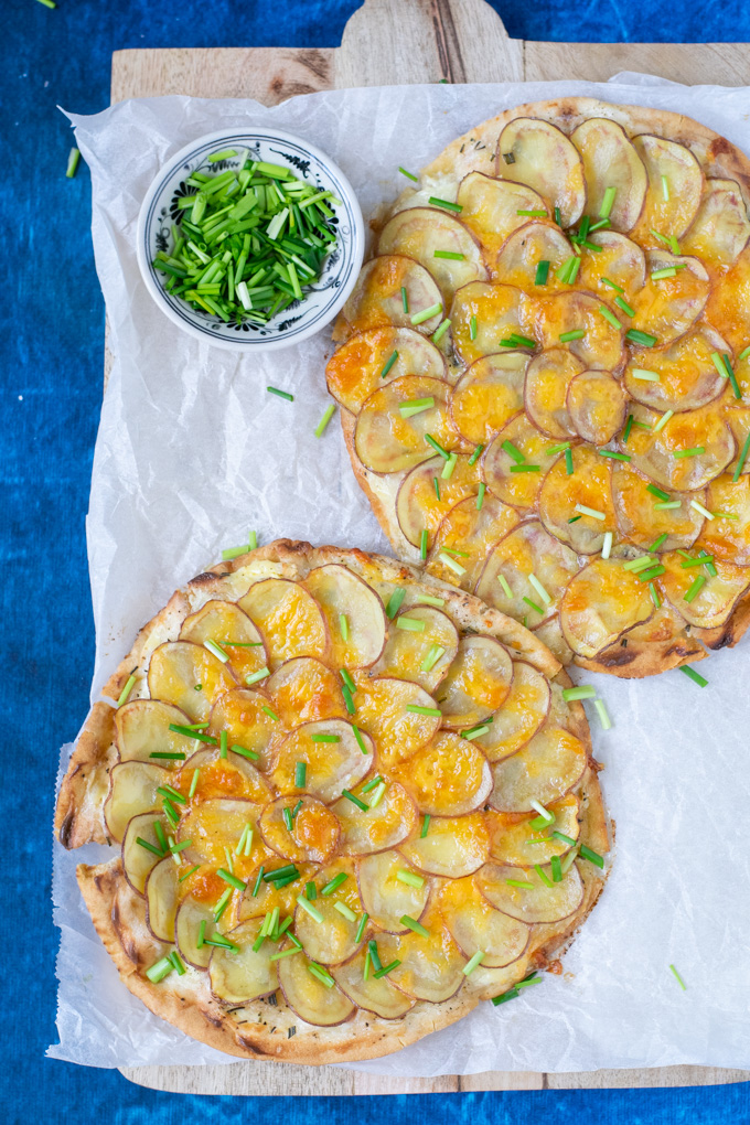 Platbroodpizza met aardappel (Roseval) - ANNIEPANNIE