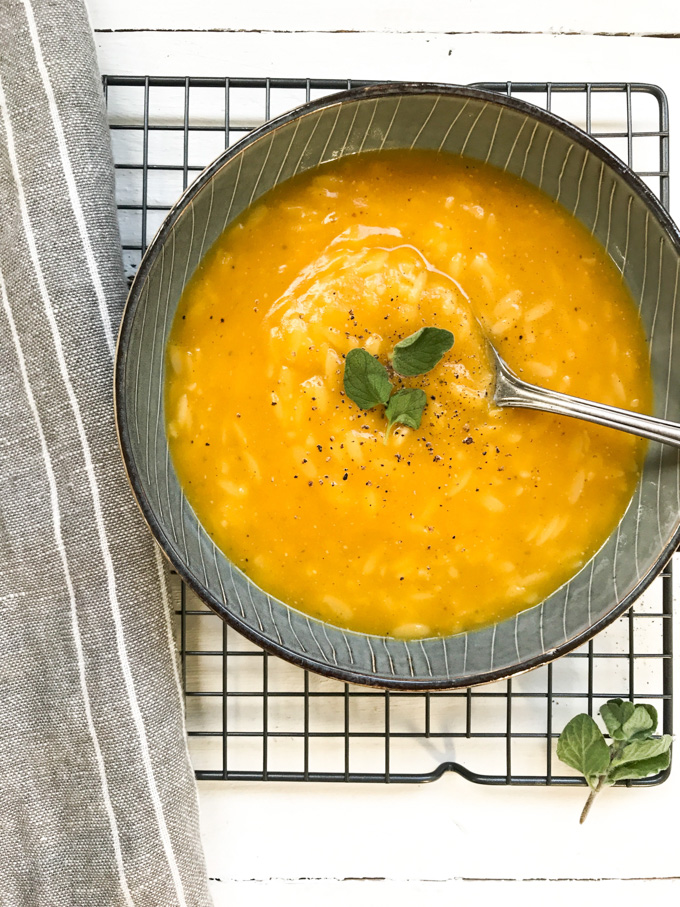 Pompoensoep met orzo - Anniepannie.nl