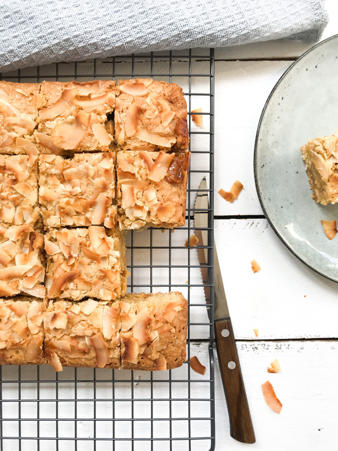 Blondies met kokos - Anniepannie.nl