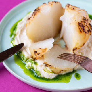 Gepofte koolrabi met witte bonenpuree en peterselieolie - aangesneden | Anniepannie.nl