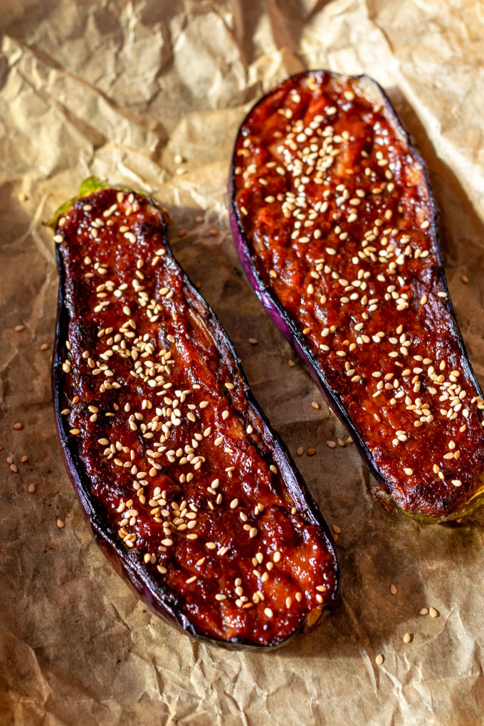 Aubergine met miso en parmezaanse kaas uit de oven - ANNIEPANNIE