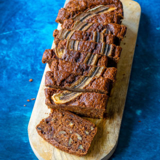 Volkoren bananenbrood met dadels en walnoten - ANNIEPANNIE