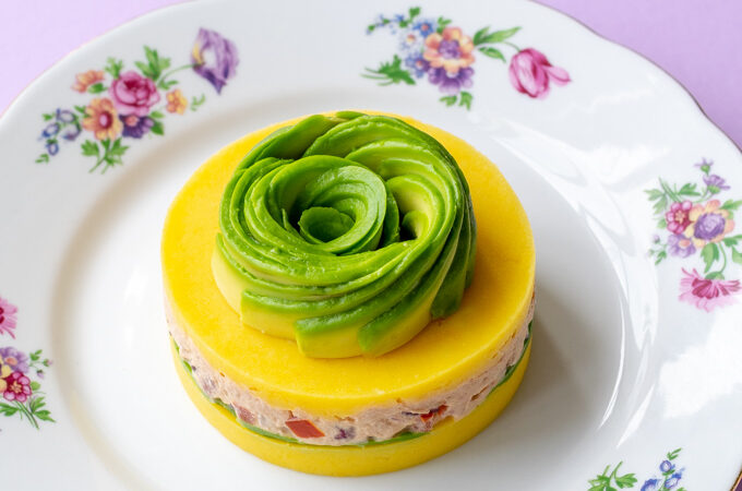 Peruaanse causa met tonijn en avocado - ANNIEPANNIE