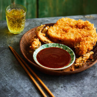 Vegan katsu curry van bloemkool