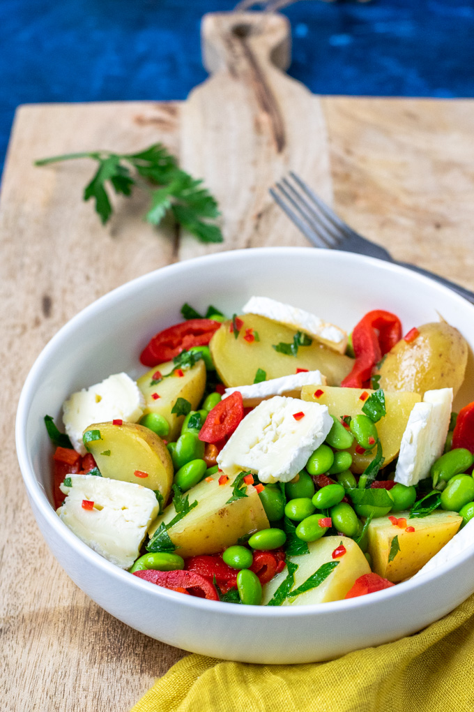 Aardappelsalade met geroosterde paprika en brie - ANNIEPANNIE