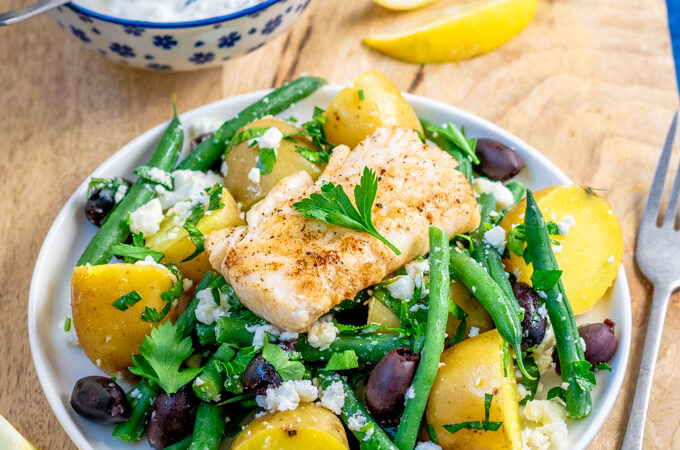 Griekse aardappelsalade met sperziebonen en gebakken vis - ANNIEPANNIE