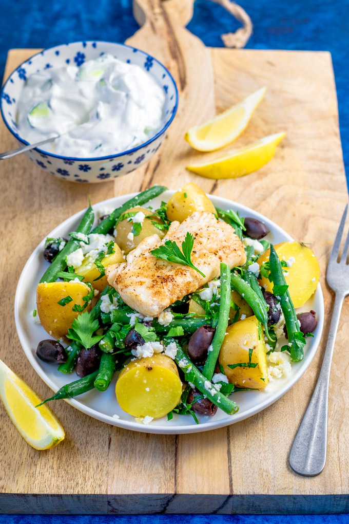 Griekse aardappelsalade met sperziebonen en gebakken vis - ANNIEPANNIE