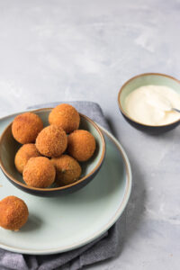 Bitterballen met feta kip en mango - ANNIEPANNIE