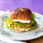 Courgetteburgers met kimchi en opgeklopte feta - ANNIEPANNIE