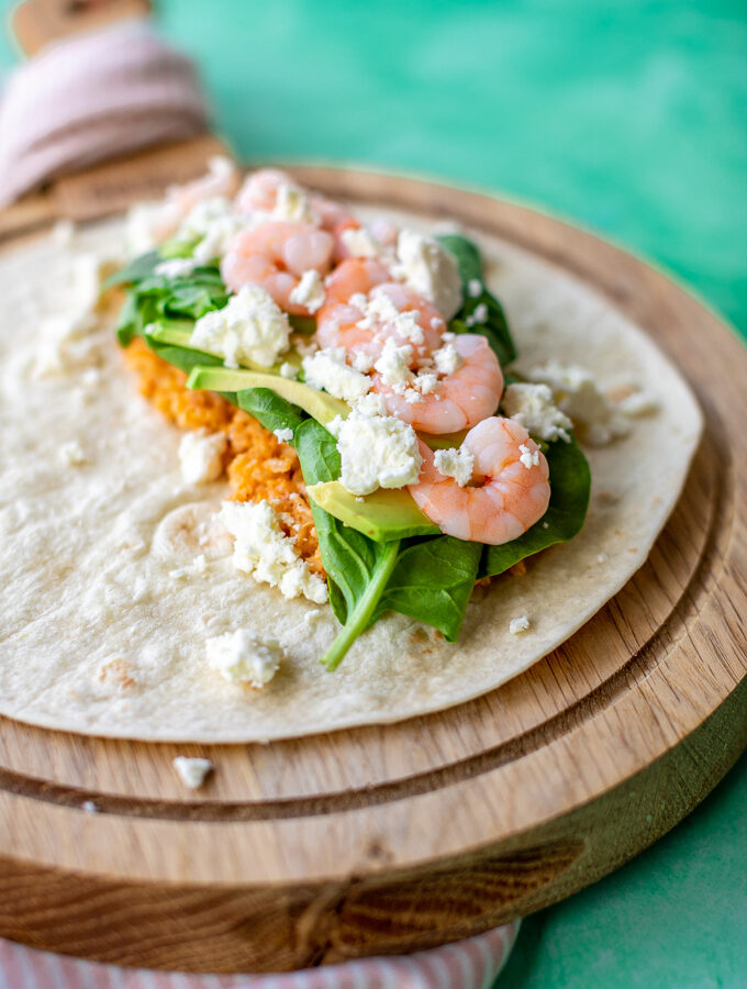 Wraps met garnalen, pestorijst en avocado - ANNIEPANNIE