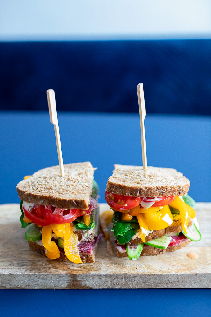 Regenboog sandwiches met groente