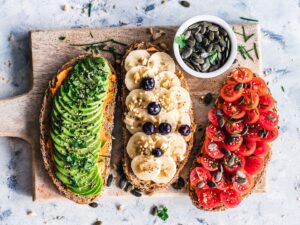 Overstappen naar een plantaardig dieet is eenvoudig en smaakvol - foto van vegan broodbeleg